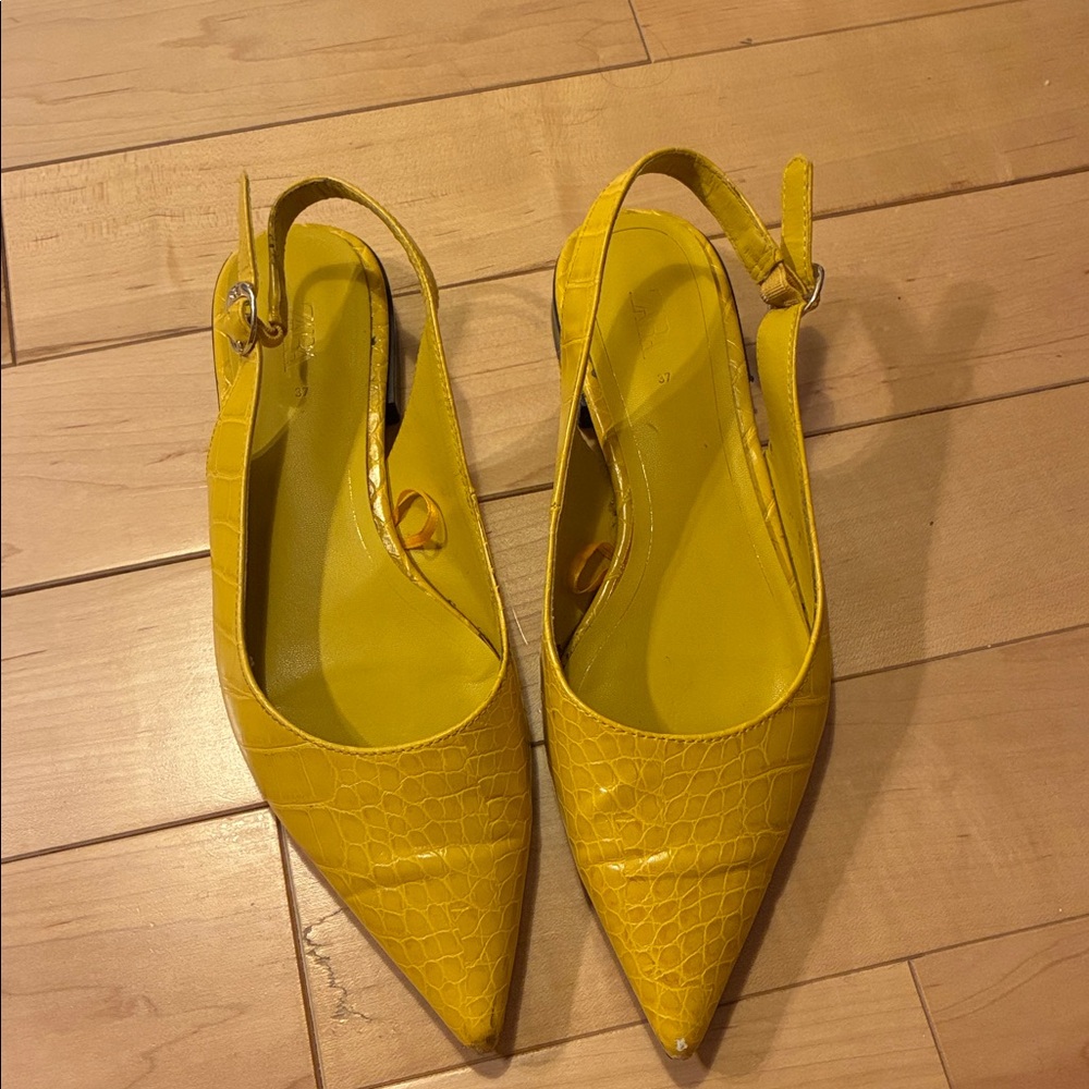 Yellow Zara Croc-Embossed Slingback Flats